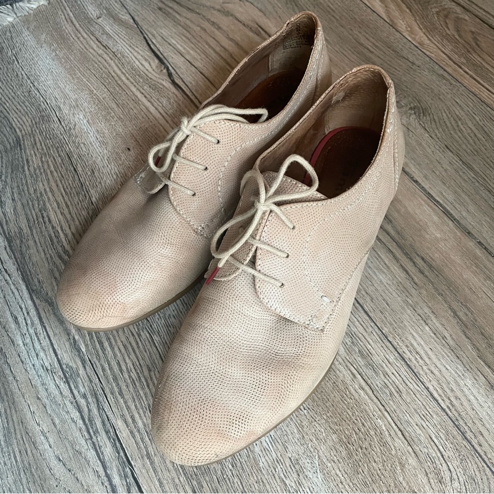 Tamaris leather Oxford shoes